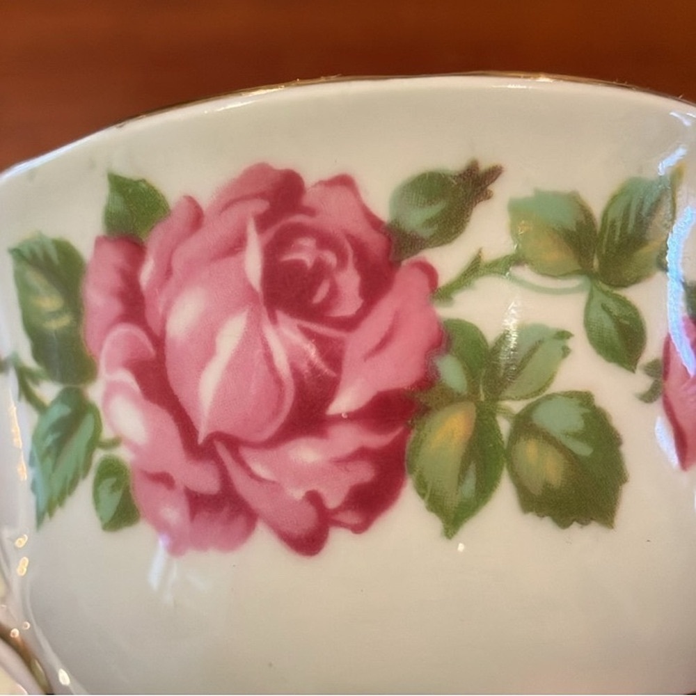 Colclough vintage bone China tea cup & saucer, pink roses on green & white - Picture 11 of 11